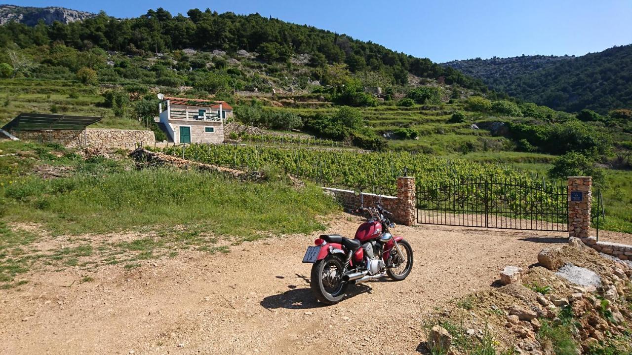Holiday Home Vineyard House โบล ภายนอก รูปภาพ