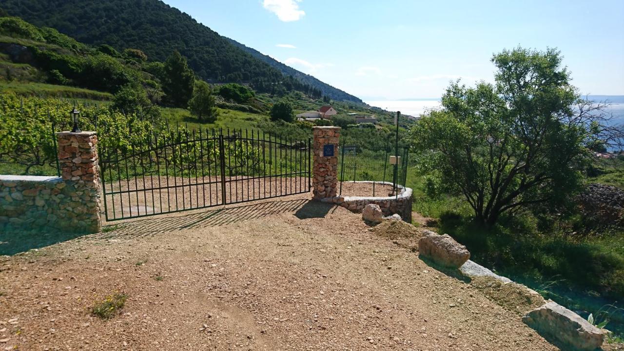 Holiday Home Vineyard House โบล ภายนอก รูปภาพ